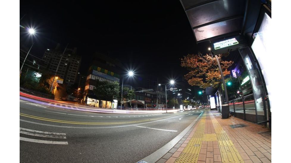 Rokinon 12mm T3.1 Full Frame Cine DS Fisheye Camera Lens for Canon EF, Black DS12M-C