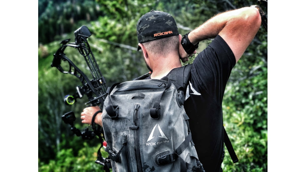 Rokman Waterproof Pinnacle 2500 Pack w/Core-Flex Harness, Black, 90005