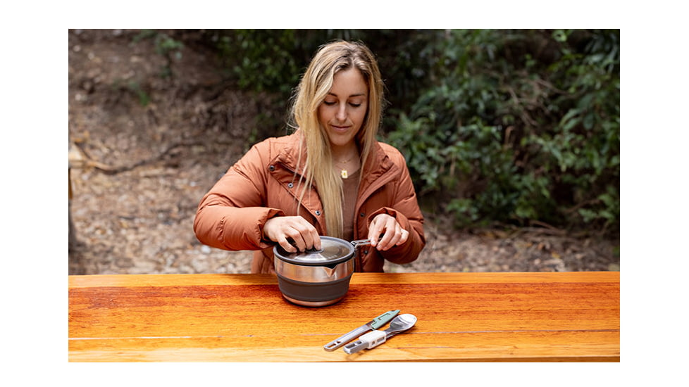 Sea to Summit Detour Stainless Steel Collapsible Pouring Pot, Beluga Black, A1211