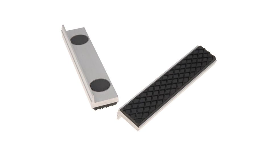 Shop Fox 3-1/2in Magnetic Jaws Pair D3229