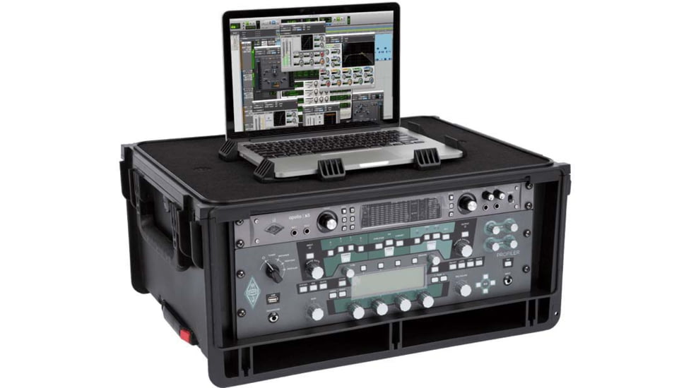 SKB Cases Injecton Molded Laptop/4U Rack Wth Wheels And Pull Handle, 1SKB-ISF4U