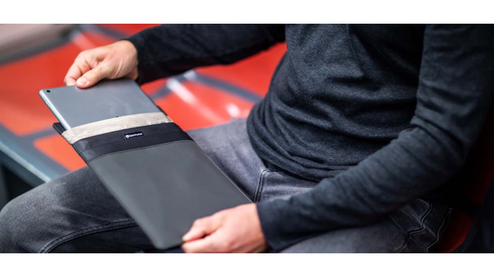 SLNT Faraday Phone Sleeve, Black Leather, Extra Large, SPS-XLBL