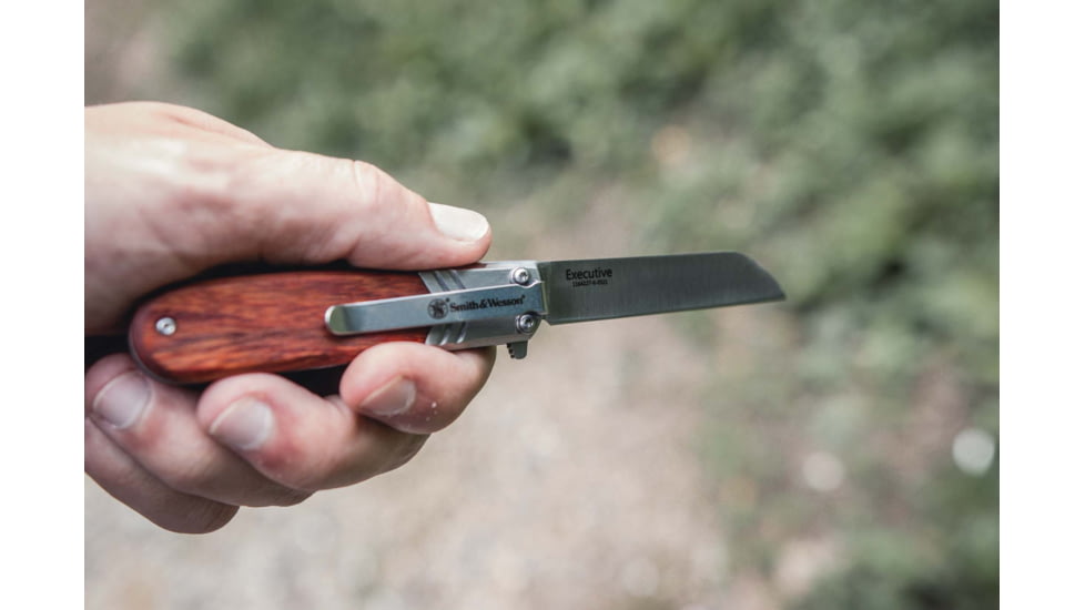 Smith &amp; Wesson Executive Spring Assist Barlow, Wood Handle, Blister, 1160818