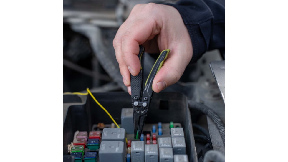 SOG Specialty Knives &amp; Tools Aegis Mt / Black + Moss - 29-41-03-41