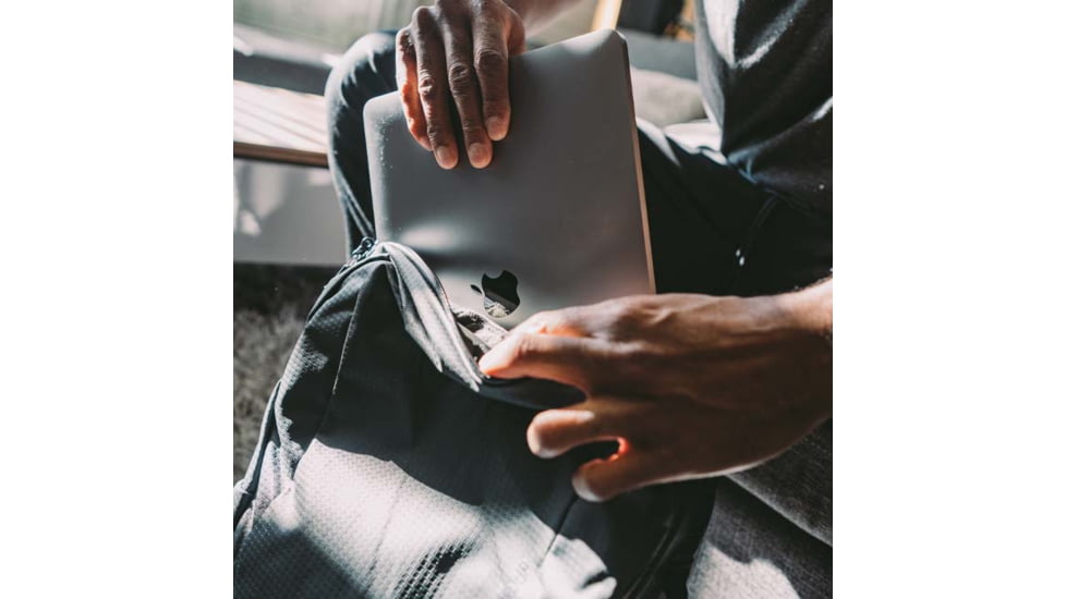 SOG Specialty Knives &amp; Tools Surrept/16 Cs Daypack - Charcoal - 89-71-01-31