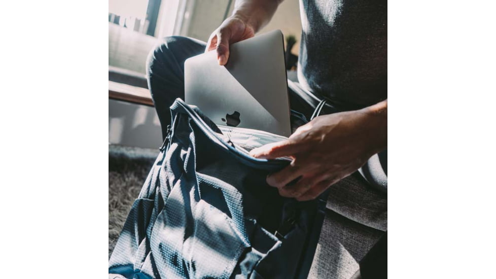 SOG Specialty Knives &amp; Tools Surrept/16 Cs Daypack - Steel Blue - 89-71-02-31