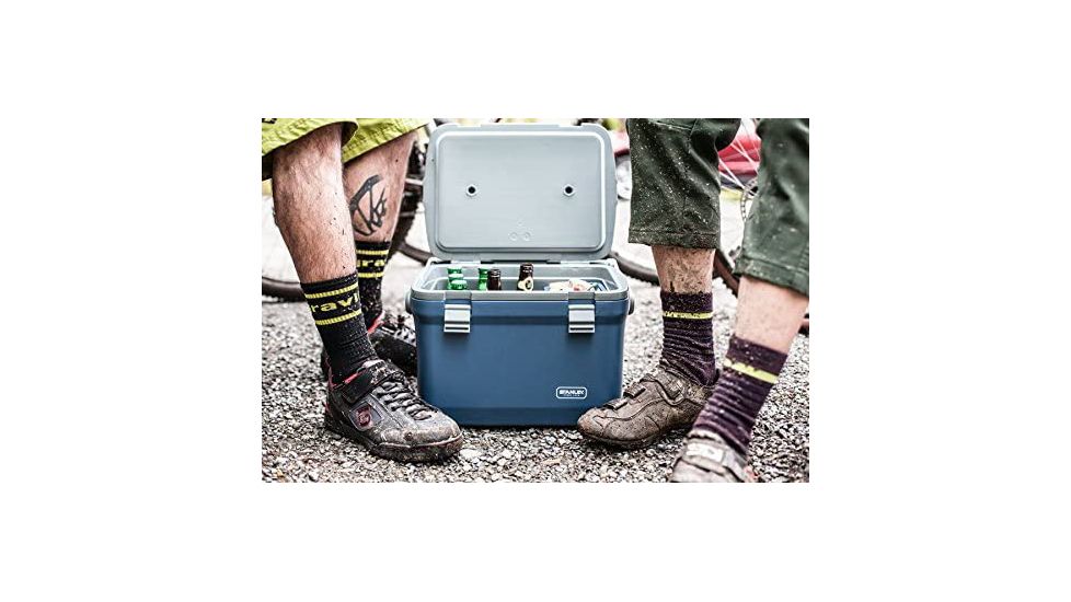 Stanley Adventure Easy Carry Outdoor Cooler, Navy, 16qt, 10-01623-065