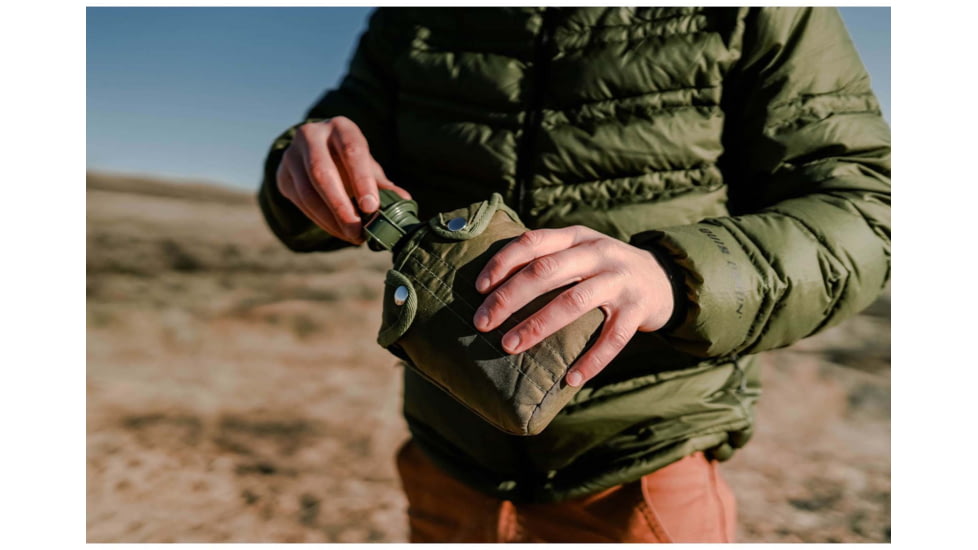 Stansport Plastic Canteen w/Cover 332