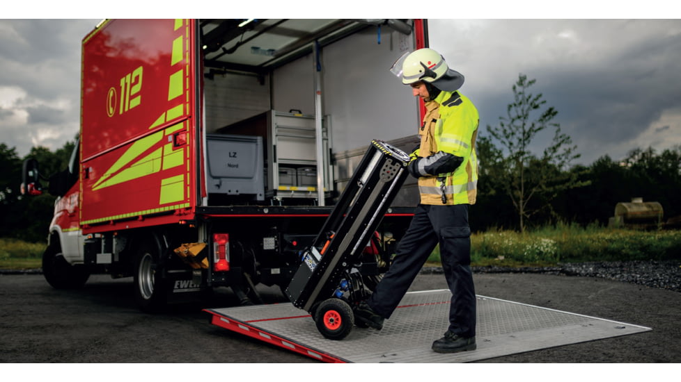 STRAVION Baselight 320x 45000 Lumens LED Portable Light Tower