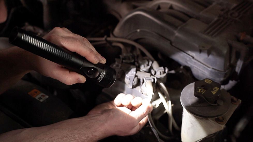 Streamlight Stinger Rechargeable LED Flashlight with AC Steady Charger 75711