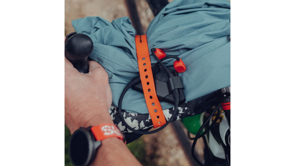 Suunto Wing Headphones, Black/Lava Red, One Size, SS050944000