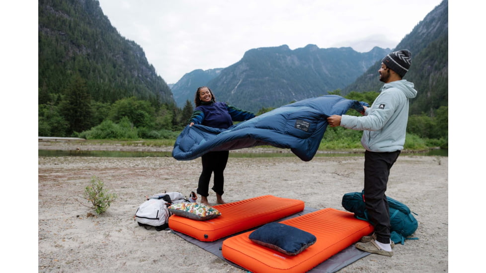 Therm-a-Rest Compressible Cinch Pillow