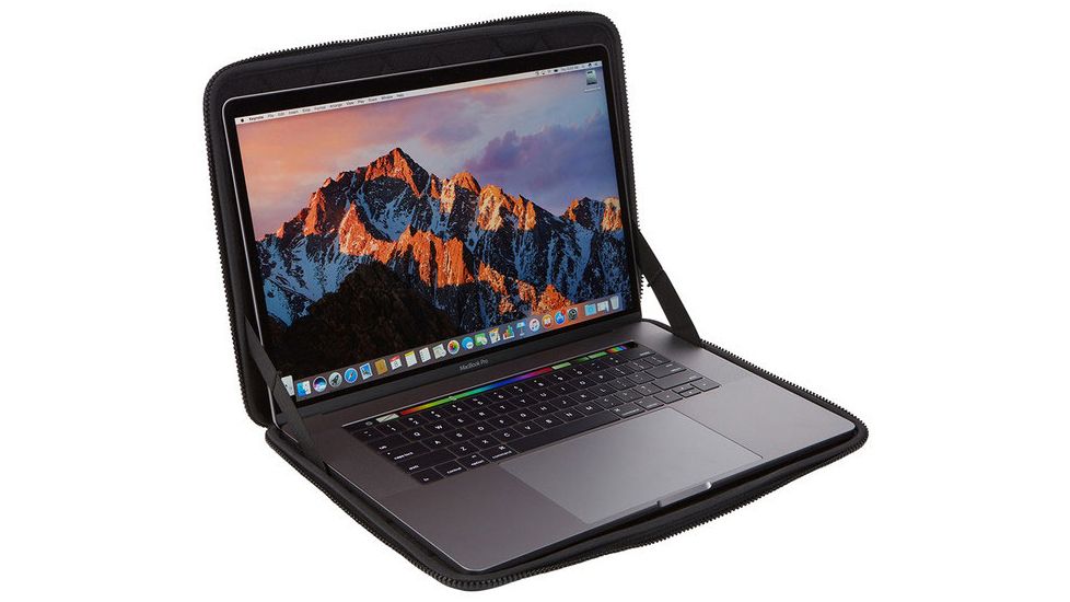 Thule Gauntlet 3.0 13in MacBook Pro Retina Sleeve, Black, 3203098