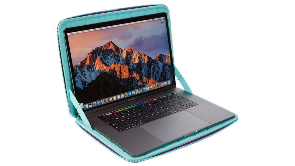 Thule Gauntlet 3.0 13in MacBook Pro Retina Sleeve, Potion/Aruba, 3203249