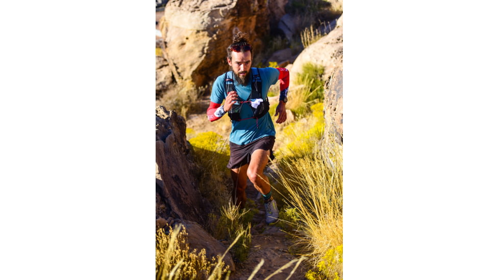 Ultraspire Momentum 2.0 Race Vest, Black/Red, Small, UA123BKSM