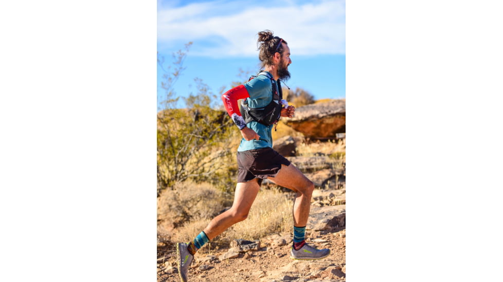 Ultraspire Momentum 2.0 Race Vest, Black/Red, Small, UA123BKSM