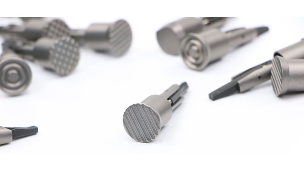 V Seven Ultra-Light Forward Assist, Vertical Lines, 7075 T6 Aluminum, NiB Matte Silver, UL-FOR A-VERTNP3