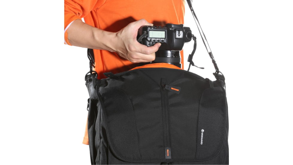 Vanguard UP-Rise II Messenger Bag, Black, Medium UP-Rise II 33