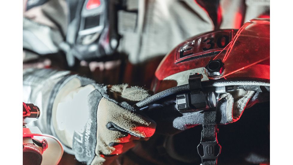 Vantage II Helmet Flashlight, 350 Lumens w/fire helmet mount, CR123A lithium battery