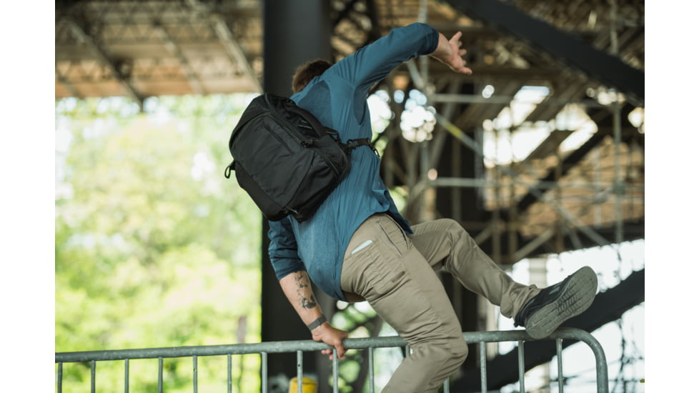 Vertx Gamut 18L Sling Backpacks