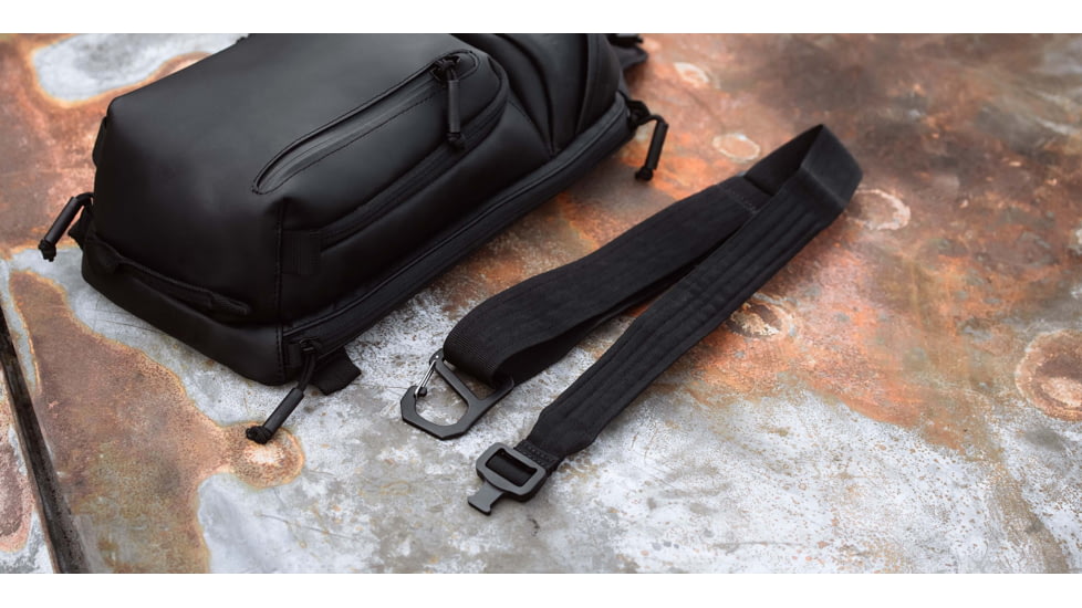 Viktos Upscale2 Leather Sling Bag, Black, OSFA, 2101801