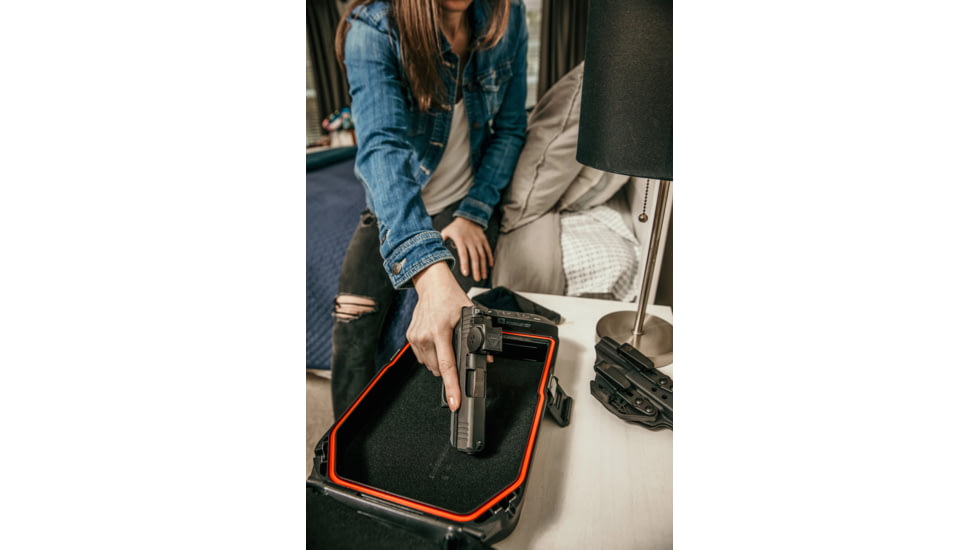 Vortex Defender-CCW Enclosed Solar Micro Prismatic Red Dot Sight, 1x20.2mm, 3 MOA Reticle, Black, DFCCW-MRD3-E