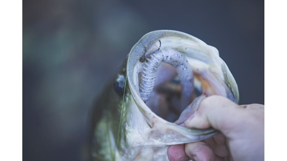 Yamamoto Baits Slinko Floater Soft Bait, 7, 5.5in, Blue Pearl-Black-Hologram, YAM-SLINKO5.5-239