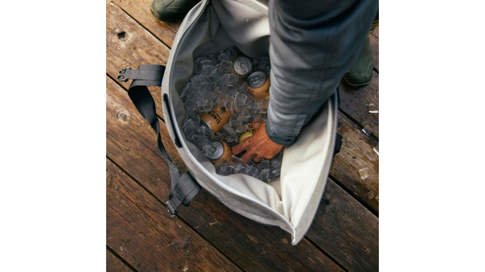 Yeti Hopper M30 Soft Cooler, Big Wave Blue/Navy, 30 Liter, 18060131395