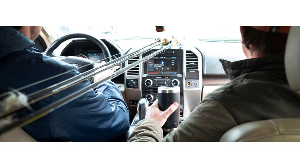 Yeti Rambler Tumbler 20 oz w/Magslider Lid, Black, 21071502220