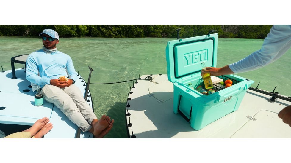 Yeti Tundra 35 Cooler-Seafoam Green