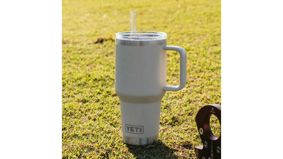 Yeti Rambler 35 oz Mug 2.0 w/Straw Cap
