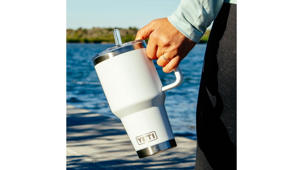 Yeti Rambler 35 oz Mug 2.0 w/Straw Cap
