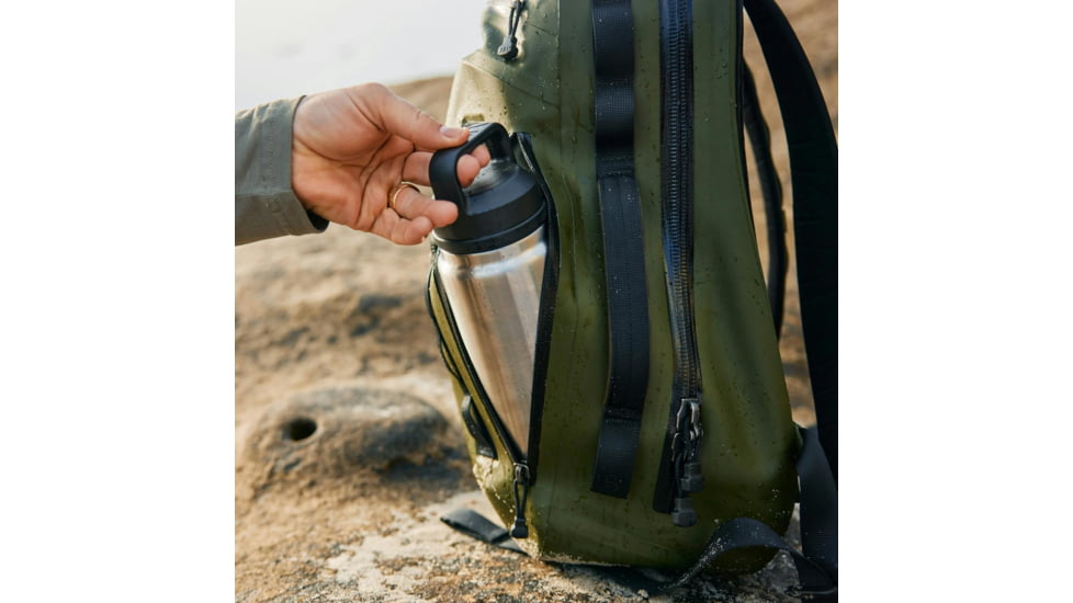 Yeti Rambler 26 oz Water Bottle w/Chug Cap