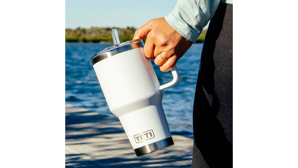 Yeti Rambler 35 oz Mug 2.0 w/Straw Cap