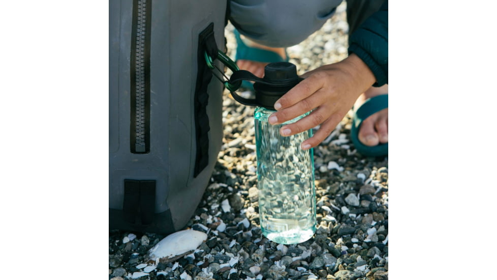 Yeti Yonder 0.75L Tether Bottle, Seafoam, 0.75 Liter, 21071502374