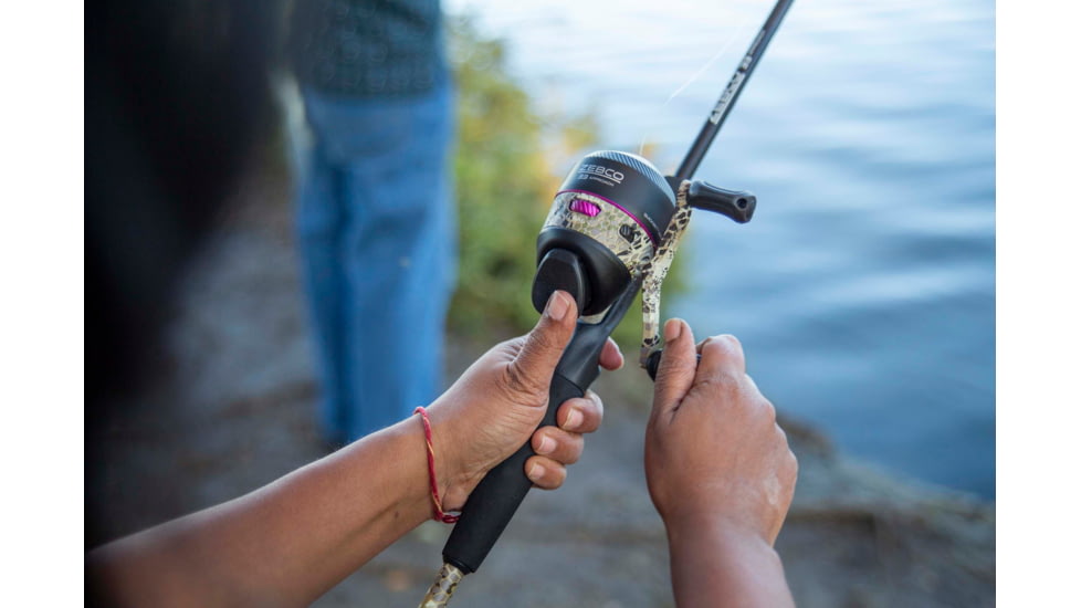 Zebco 33 Lady Camo 2 Piece Medium Spincast Combo 10lb, 6ft, 33LCAMO602MA.NS4