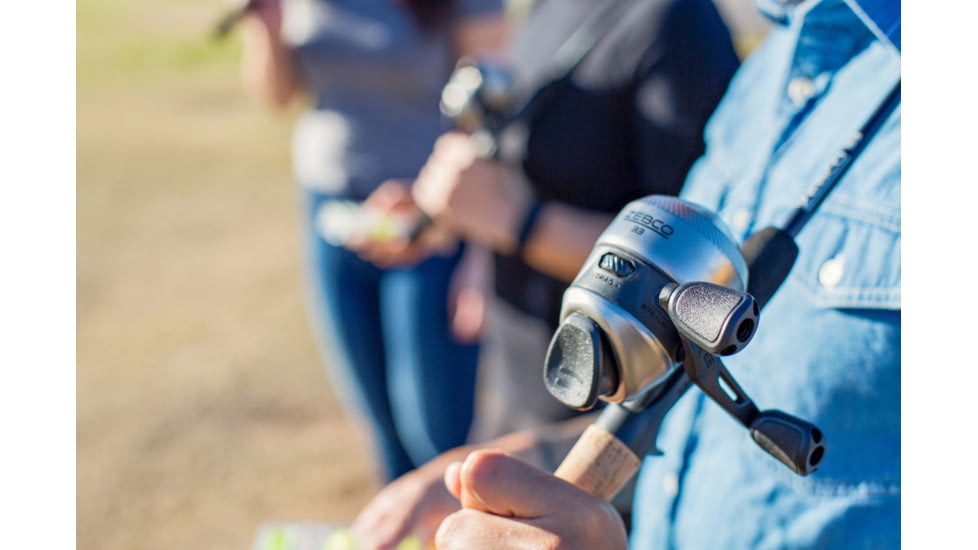 Zebco 33 With 2 Piece Medium Rod Pkg Combo 10lb, 5ft 6in, 3490N.BP4