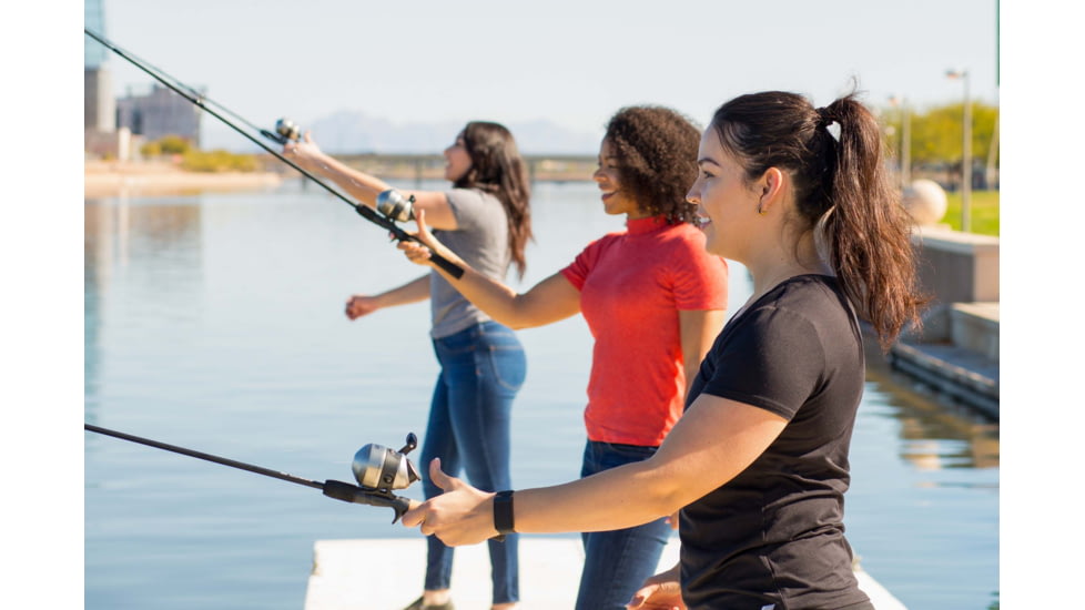 Zebco 33 With 2 Piece Medium Rod Pkg Combo 10lb, 5ft 6in, 3490N.BP4