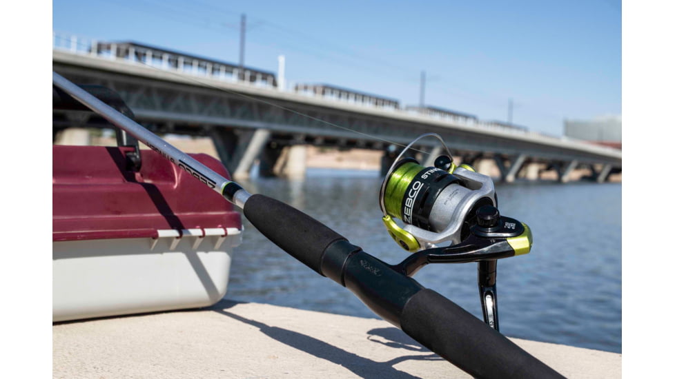 Zebco Stinger Spinning Reel and Rod Combo, 6ft 2-PC Fiberglass Pole, EVA Rod Handle, SZ 20 Reel, Changeable Righ/Left Retrieve, Built-In Hook Keeper, Silver/Black, SSP20602MLA.NS3