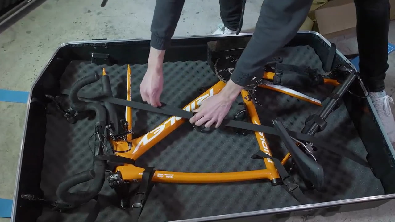 opplanet b and w bike case ii packing the bike video